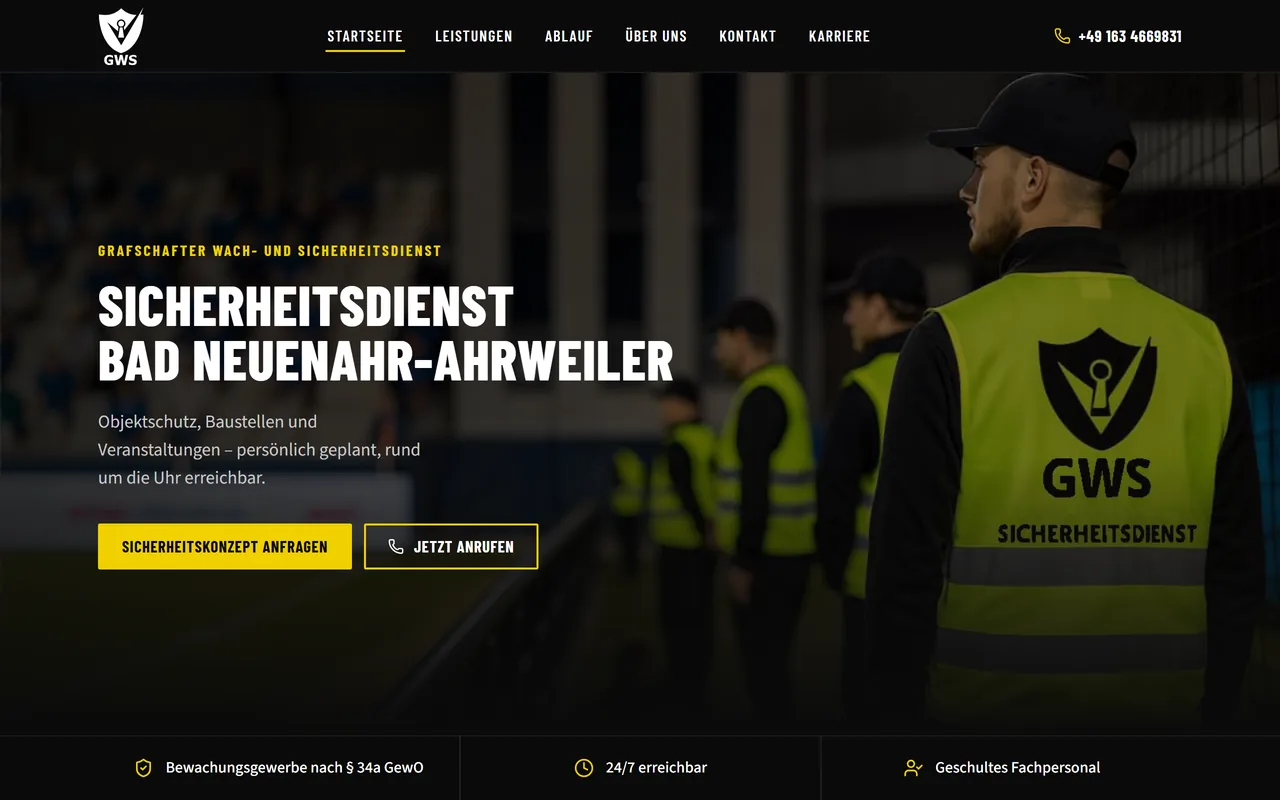 Startseite von GWS: Sicherheitskräfte in Warnwesten am Rand eines Spielfelds, daneben der Einstieg zur Anfrage eines Sicherheitskonzepts